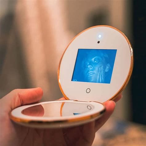 Protecting Your Skin with the Sunscreen Application Display UV Magic Mirror